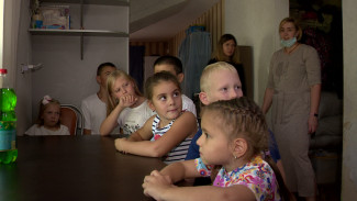 Депутат Госдумы помог многодетным воронежцам собрать ребят в школу