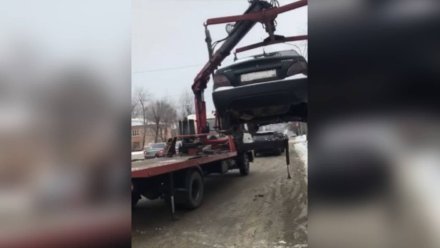 В Воронеже у водителя отняли машину из-за полумиллионного долга