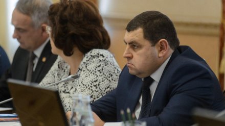Попавший под уголовное дело главный строитель Воронежской области может уйти в отставку