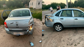 Два подростка пострадали в ДТП с легковушкой и мотоциклом под Воронежем