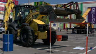 В Воронеже водители экскаваторов сразились в необычном конкурсе