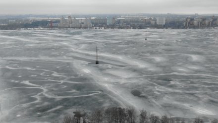 Спасатели предупредили воронежцев о смертельно опасном льде на водохранилище