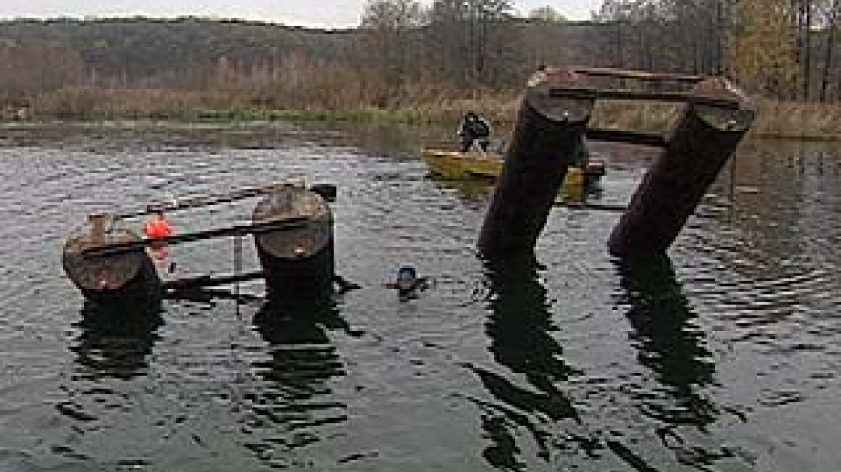 На дне воронеж. Дно Воронежского водохранилища. Водохранилище Воронеж дно. Корабль на дне Воронежского водохранилища. Находки под водой Воронежское водохранилище.