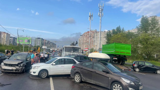 В Воронеже столкнулись 10 автомобилей: появилось видео