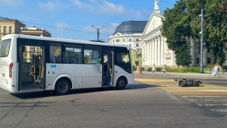 Появились подробности ДТП с автобусом и скутером на площади Ленина в Воронеже