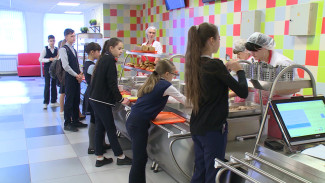 На школьные обеды для детей мобилизованных воронежцев выделят по 72 рубля