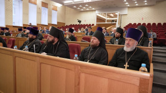 В Воронежской облдуме прошли Рождественские образовательные чтения