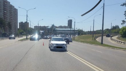 Мотоциклист попал в больницу после ДТП с легковушкой в Воронеже