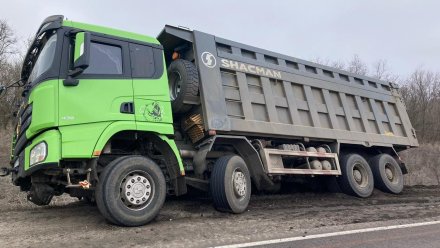 Фура снесла легковушку на воронежской трассе: есть пострадавший