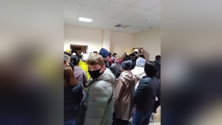 Воронежцам рассказали, как избежать очередей в «красных зонах» поликлиник