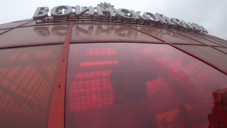 Стекло на пирамиде у памятника Славы в Воронеже заменили спустя полгода