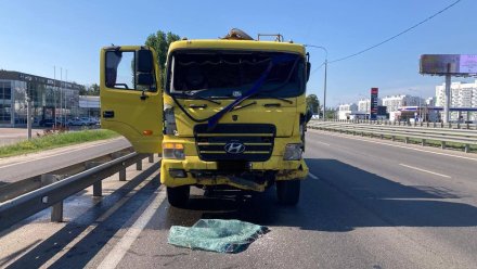 Девять человек пострадали при столкновении автобуса с автоцистерной под Воронежем