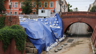 В Воронеже показали процесс восстановления рухнувшей стены Каменного моста
