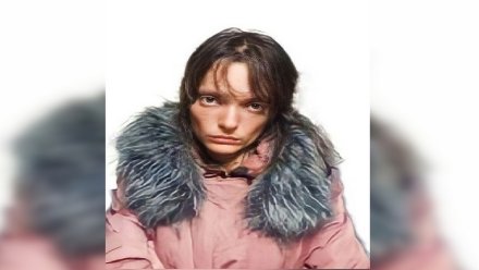 Пропавшую без вести женщину в розовом пуховике начали искать в Воронежской области