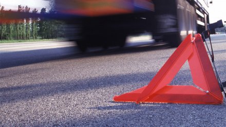 В Воронежской области в ДТП с автобусом и иномаркой 1 человек погиб и 2 пострадали