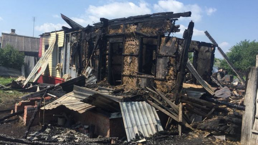 Под Воронежем при пожаре погибла семья из трёх человек
