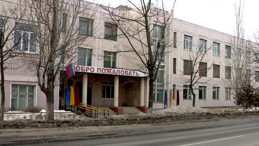 В мэрии задумались об увольнении директора воронежской школы, прославившейся «впиской»