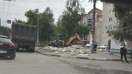 Пиццерию в Воронеже снесли после вмешательства полиции