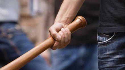 Двое мужчин ворвались в квартиру к воронежцу и избили его битой ради денег
