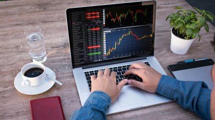 Воронежская пенсионерка лишилась 2 млн рублей, желая заработать на бирже