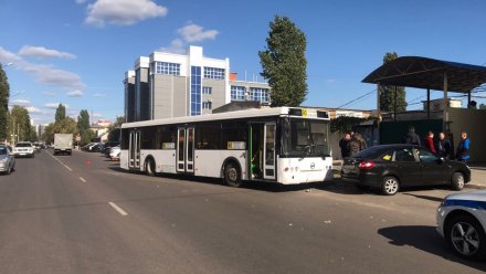 В Воронеже столкнувшийся с иномаркой автобус №90 оказался нерабочим
