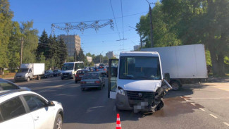 Маршрутка и 6 машин столкнулись в Воронеже: есть пострадавшие