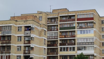 В Воронежской области 17-летний парень умер после падения с крыши общежития