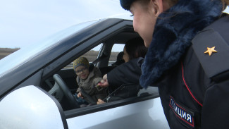 На дорогах Воронежской области продолжают проверки во время новогодних праздников