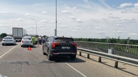 В воронежском Бабяково из-за ДТП на мосту образовалась 2-километровая пробка