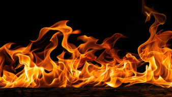 В Воронеже пожарные машины не смогли подъехать к многоэтажке из-за припаркованных авто