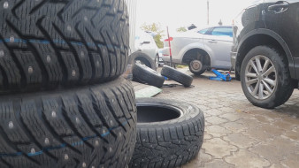 Воронежцам порекомендовали сменить резину на машине до 12 ноября