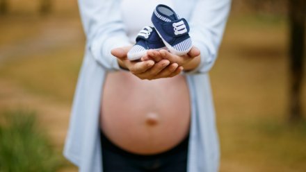 Более 30 воронежских студенток подали заявление на пособия по беременности