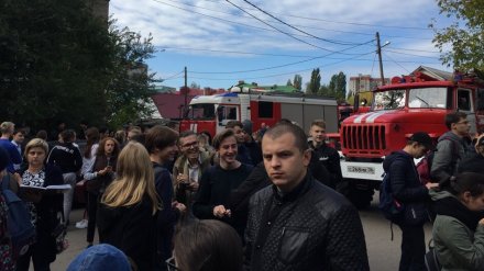 В Воронеже из-за задымления эвакуировали школу
