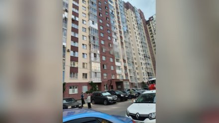 Человека эвакуировали из горящей многоэтажки в воронежском ЖК «Волна»