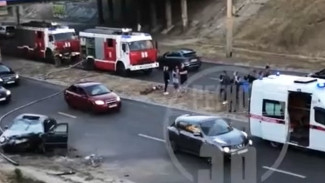В Воронеже сгорел сбивший пешехода Mercedes: один человек погиб, двое в больнице 