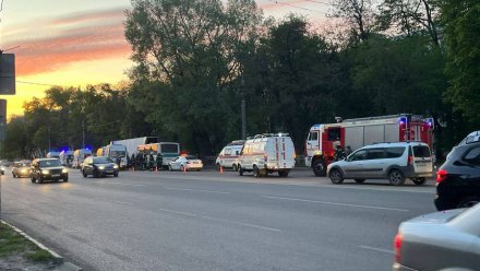 В Воронеже произошло ДТП с пассажирским автобусом: есть пострадавшие