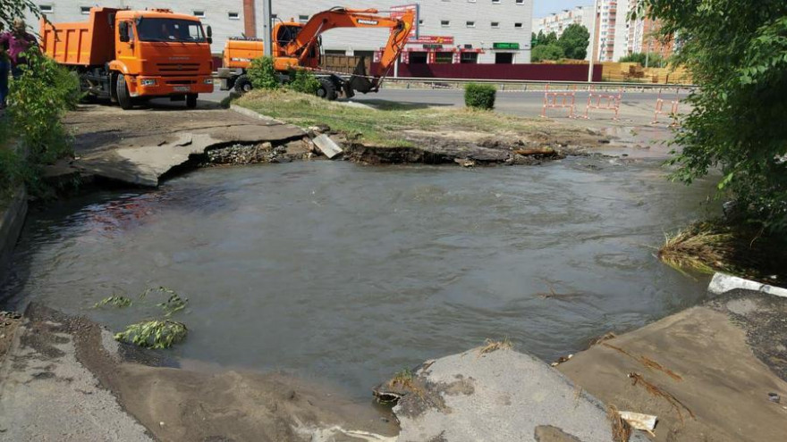 Коммунальная авария оставила без воды один из районов Воронежа