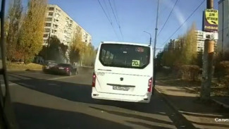 Появилось видео момента ДТП с 4 пострадавшими и разбитыми легковушками в Воронеже
