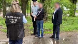 Воронежский СК обнародовал видео с испугавшим школьников стрелком