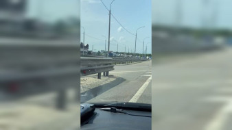 Воронежские автомобилисты застряли в 6-километровой пробке на выезде из города