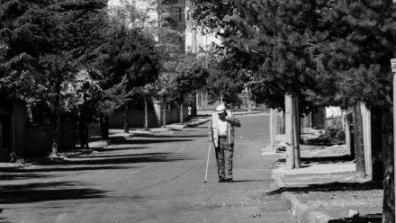 Пропавшего после прогулки 71-летнего воронежца нашли живым