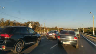 На въезде в Воронеж образовалась пробка