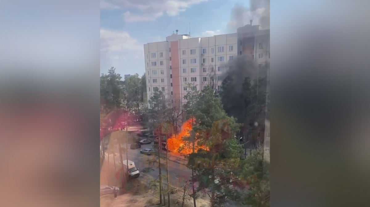 В Воронеже загорелась и взорвалась машина: появилось видео | 09.04.2023 |  Воронеж - БезФормата