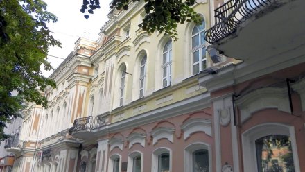 В центре Воронежа отреставрируют 150-летний дом в стиле эклектики 