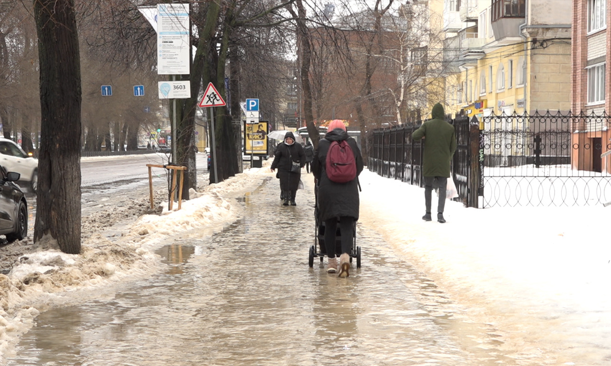 5 раз упала». Как воронежцы выживали в превратившемся в подводный каток  городе – Новости Воронежа и Воронежской области – Вести Воронеж