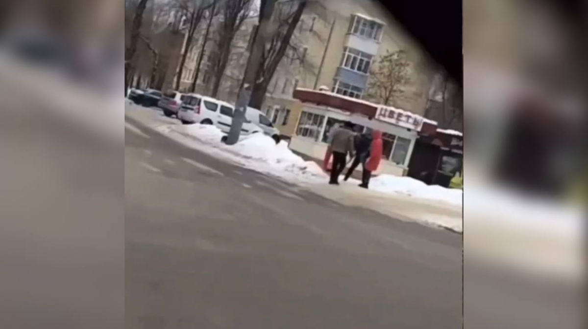 Предполагаемый убийца 17-летней девушки в Воронеже засветился на видео |  23.01.2024 | Воронеж - БезФормата