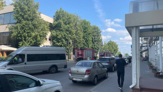 Скопление пожарных машин обнаружили возле Советской площади в Воронеже