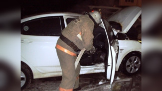 На парковке в Северном микрорайоне Воронежа вспыхнули 6 машин