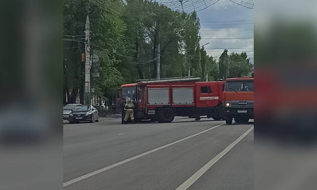 В центре Воронежа столкнулись маршрутка и пожарная машина – Новости  Воронежа и Воронежской области – Вести Воронеж