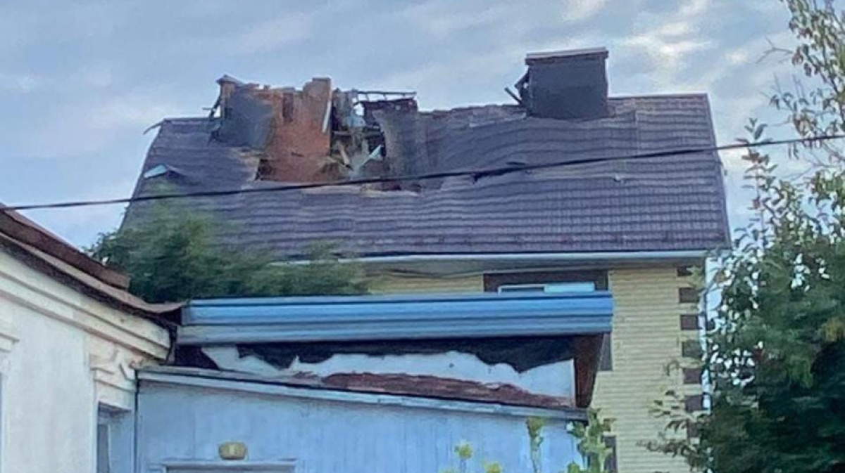 Беспилотник в москве. Украинский беспилотник в небе. Сбитый дрон сегодня ночью. Дрон в небе ночью. Сбитый дрон сегодня ночью.